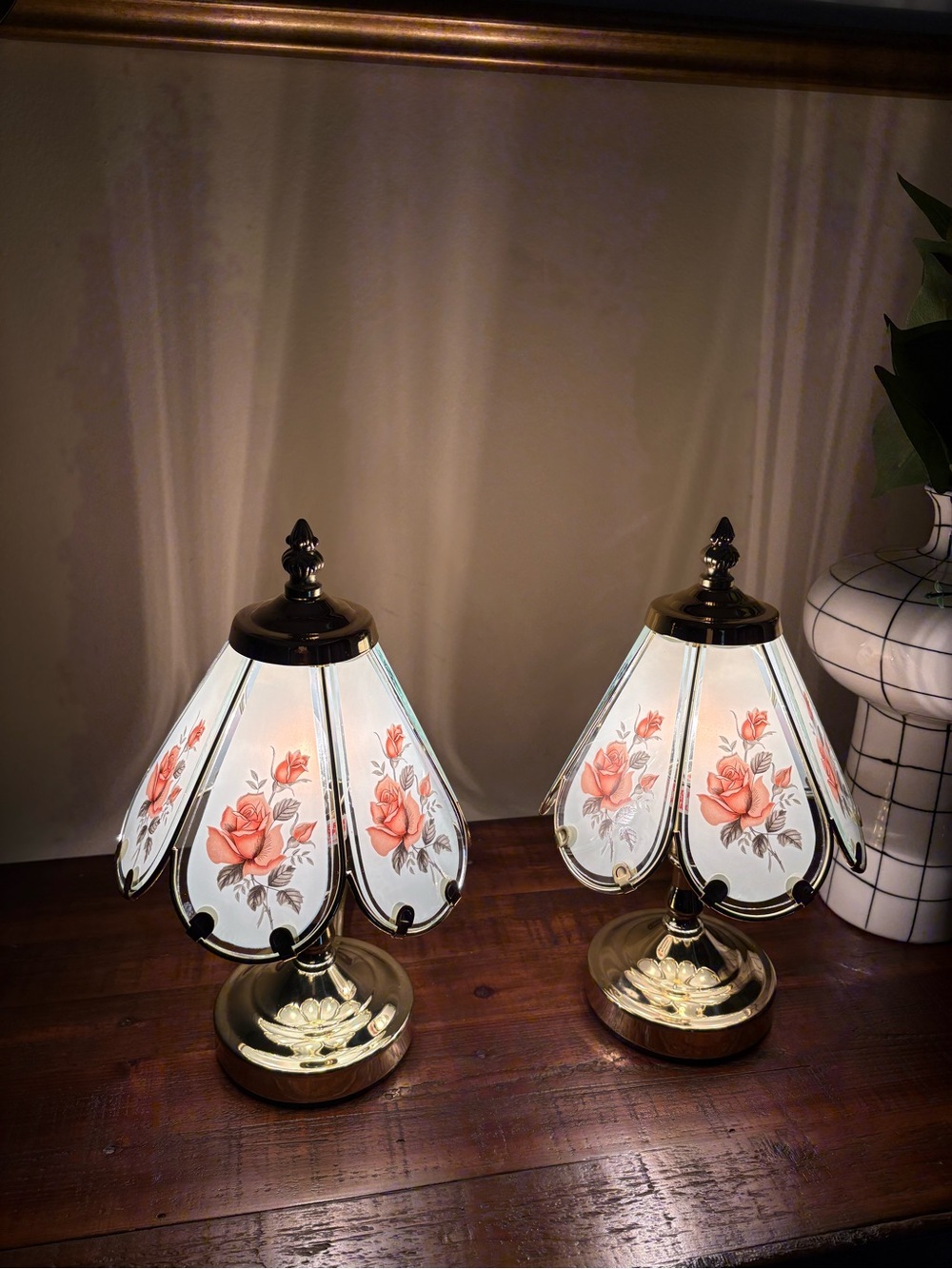 Pair Of Vintage Rose Floral Lamps 1980’s - Picture 6 of 7